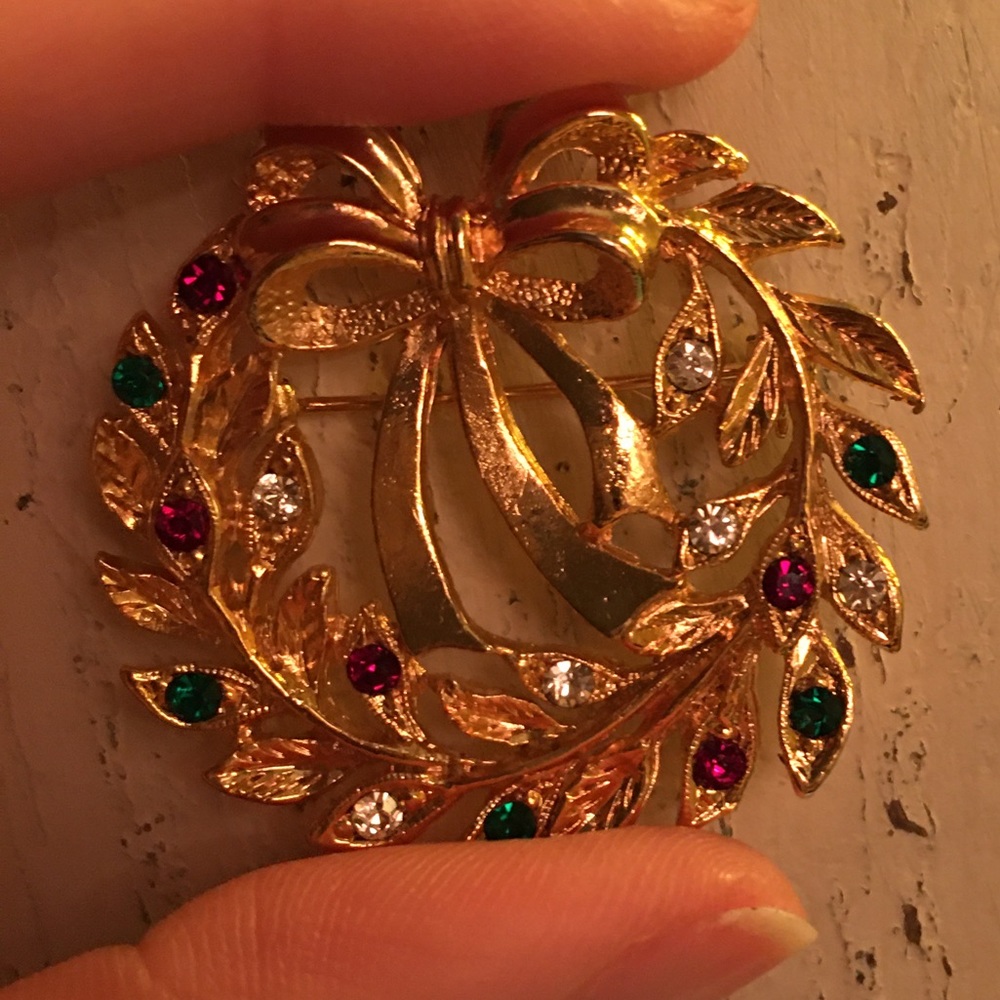 Eisenberg Signed Gold Wreath